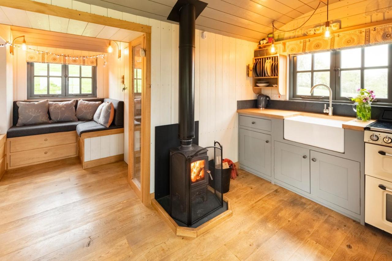 Tilbury Shepherd Huts With Hot Tubs Plus Holiday Cottages West Bagborough Exterior foto