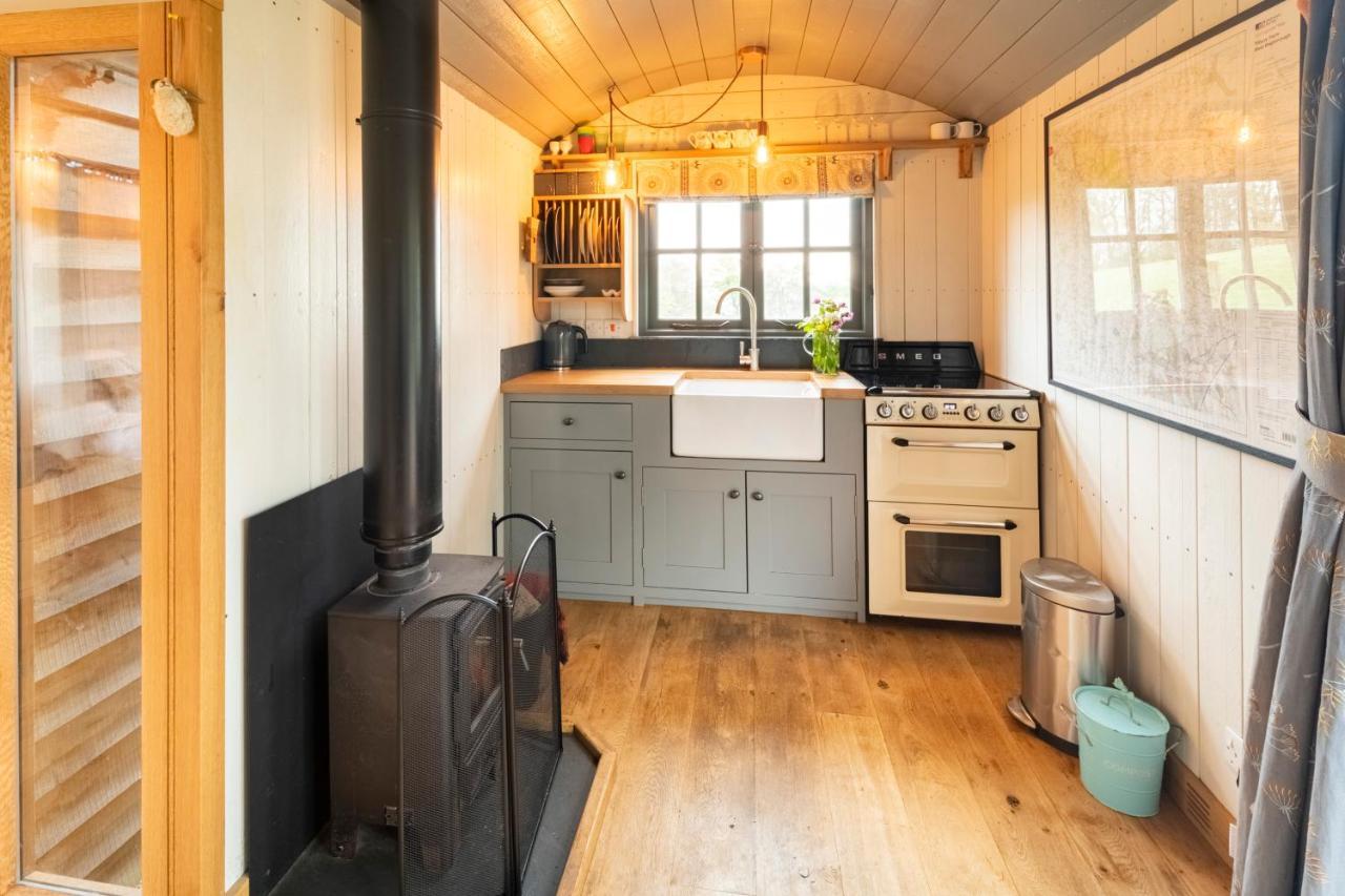 Tilbury Shepherd Huts With Hot Tubs Plus Holiday Cottages West Bagborough Exterior foto