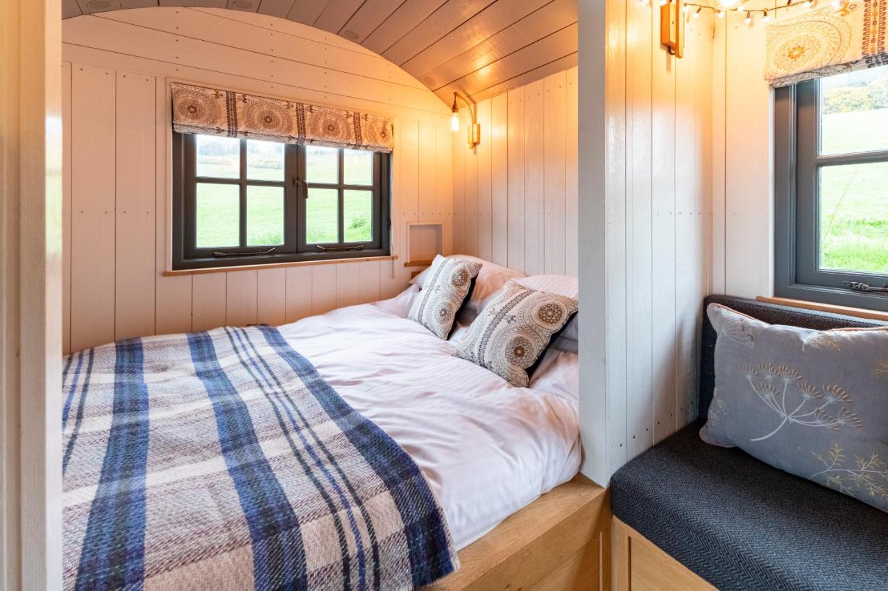 Tilbury Shepherd Huts With Hot Tubs Plus Holiday Cottages West Bagborough Exterior foto